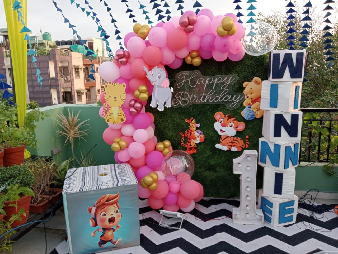 Balloon and Cake Table Decor